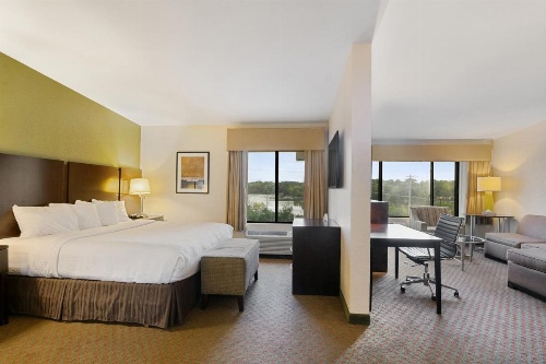 Antioch Hotel & Suites image 18